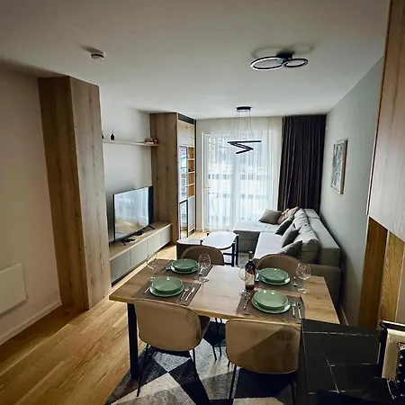 아파트 Obiteljski Apartman Aron - Korak Do Lifta