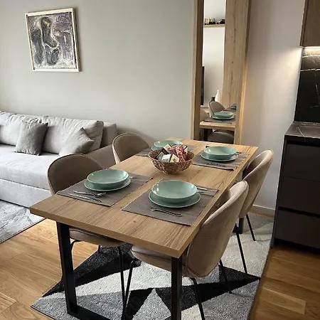 Obiteljski Apartman Aron - Korak Do Lifta 아파트