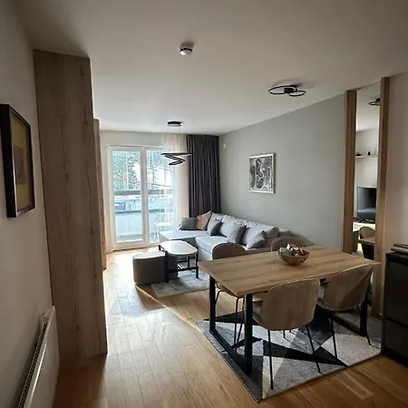 아파트 Obiteljski Apartman Aron - Korak Do Lifta *